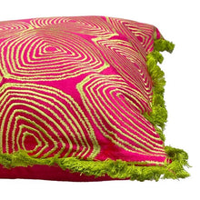 Afbeelding in Gallery-weergave laden, KUSSEN FUCHSIA GROEN MET FRANJES