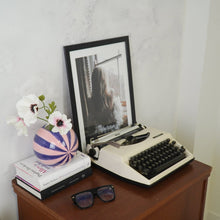 Afbeelding in Gallery-weergave laden, Vaas - Swirl - Pink/Violet
